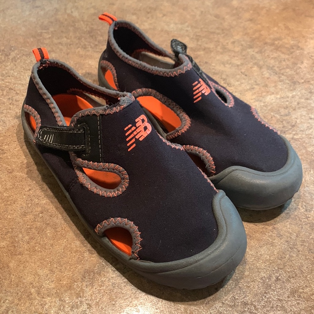 New Balance Kids Cruiser Sandal Water shoe Size 2